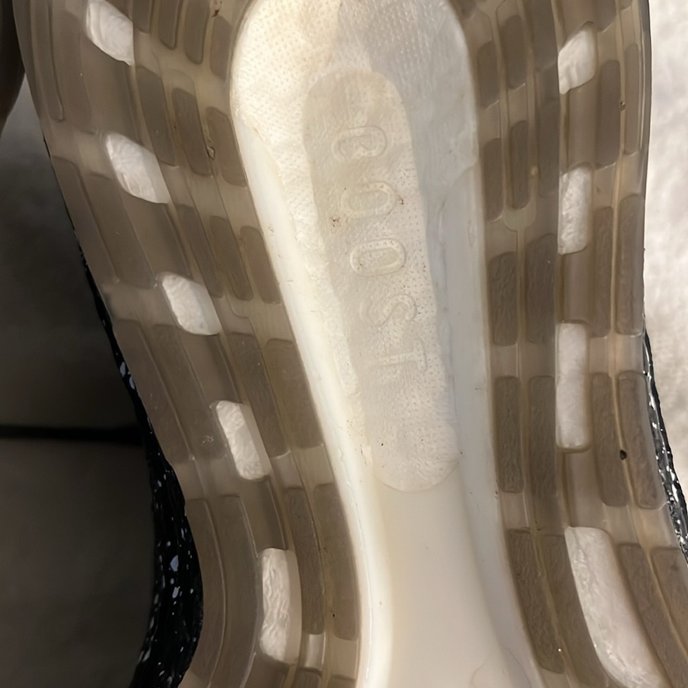 Adidas men’s tennis shoes - Picture 9 of 11